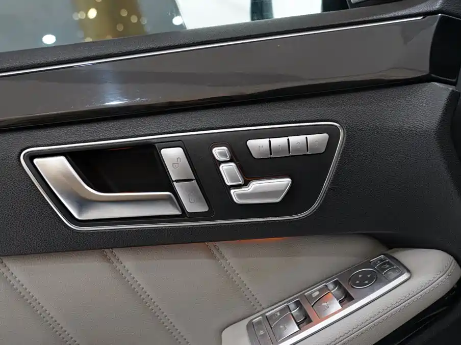 Mercedes-Benz E-Class — миниатюра 12
