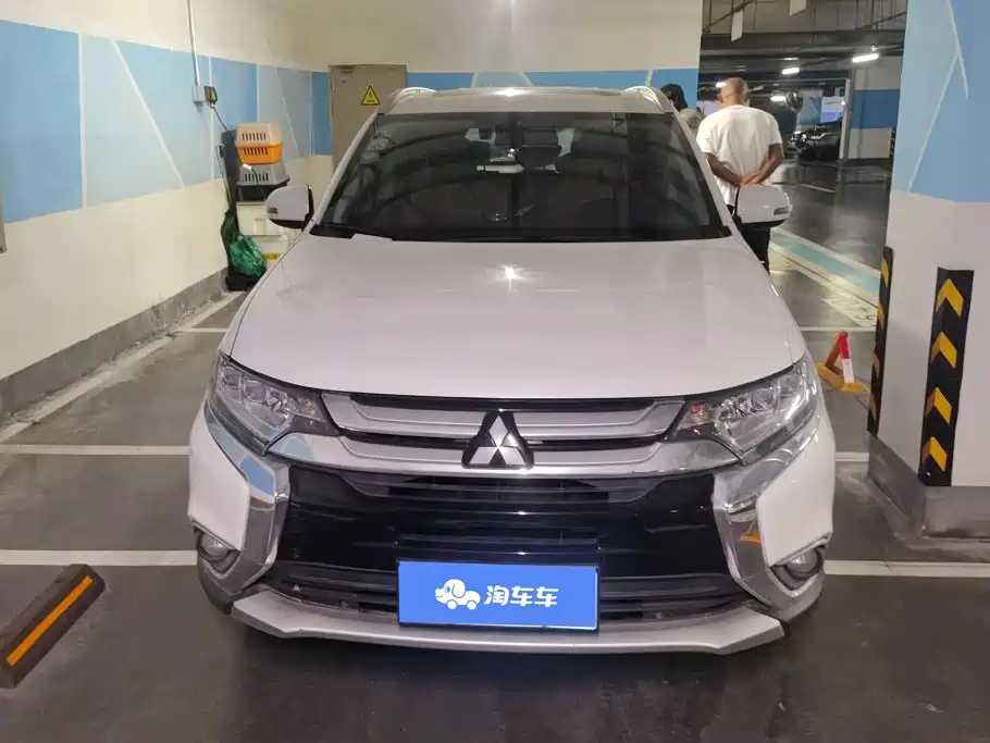 Mitsubishi Outlander — миниатюра 2