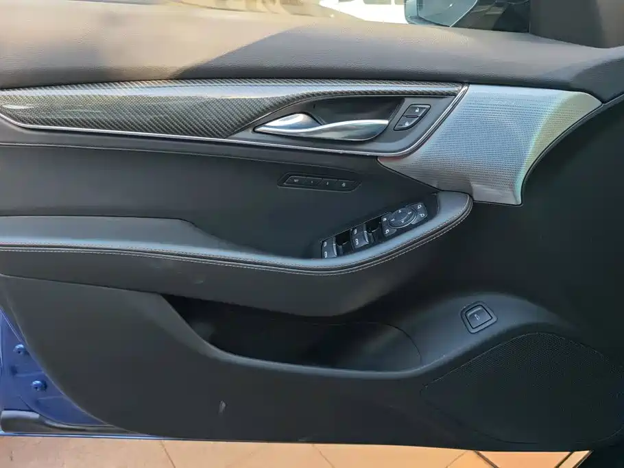 Cadillac CT5 — миниатюра 7