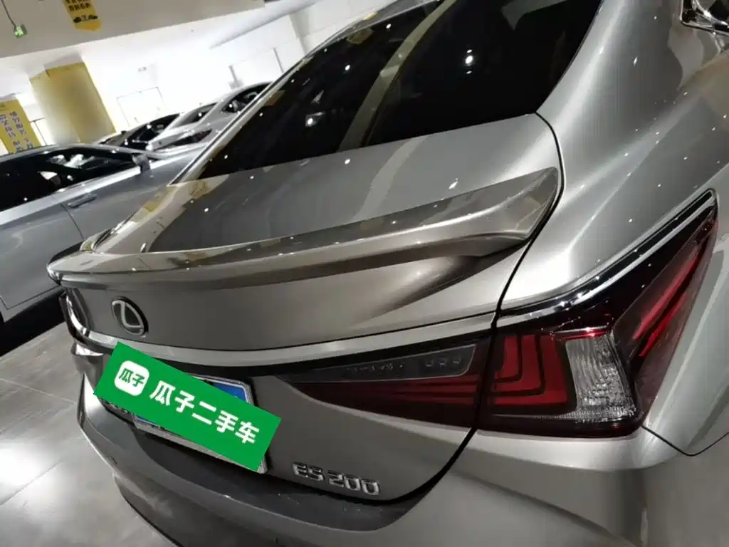 Lexus ES — миниатюра 6