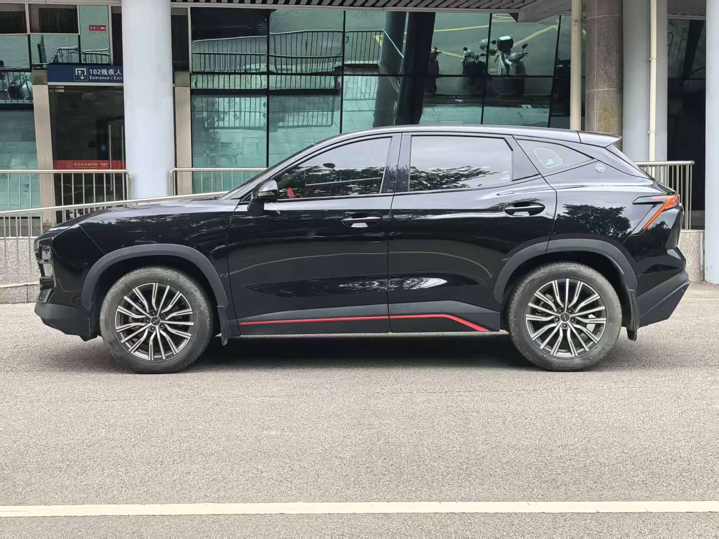 Jetour Jetour Dasheng 1.5 л 2024 г. Чёрный, пробег 20000 км