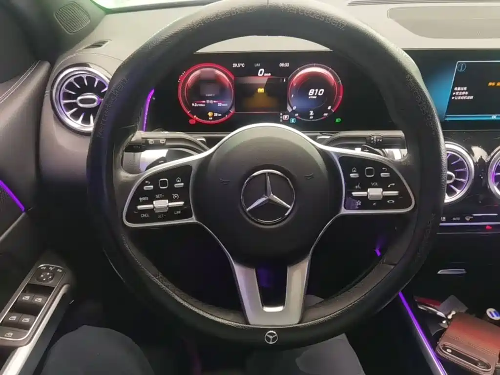 Mercedes-Benz GLB — миниатюра 11