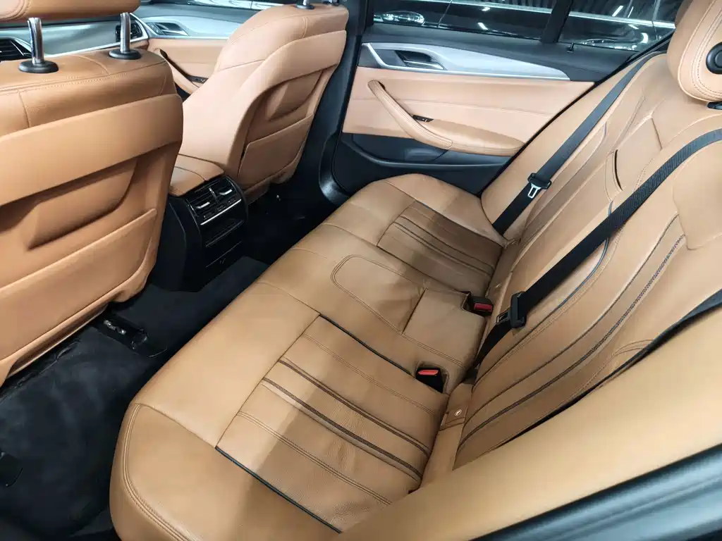 BMW 5 Series (Import) — миниатюра 16
