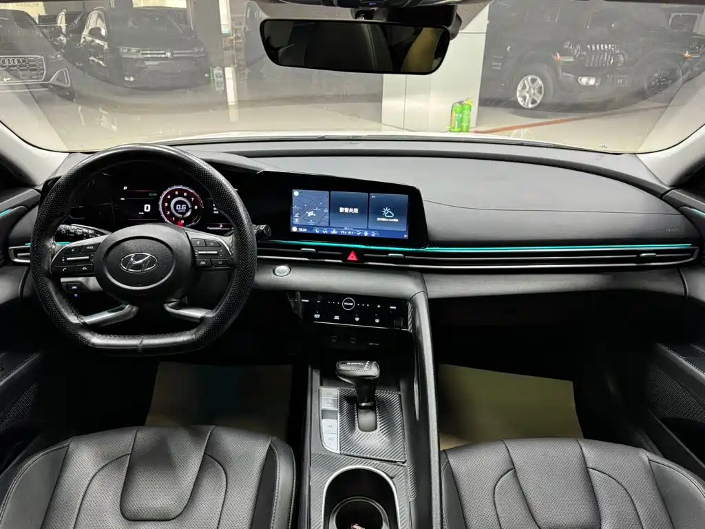 Hyundai Elantra — миниатюра 9