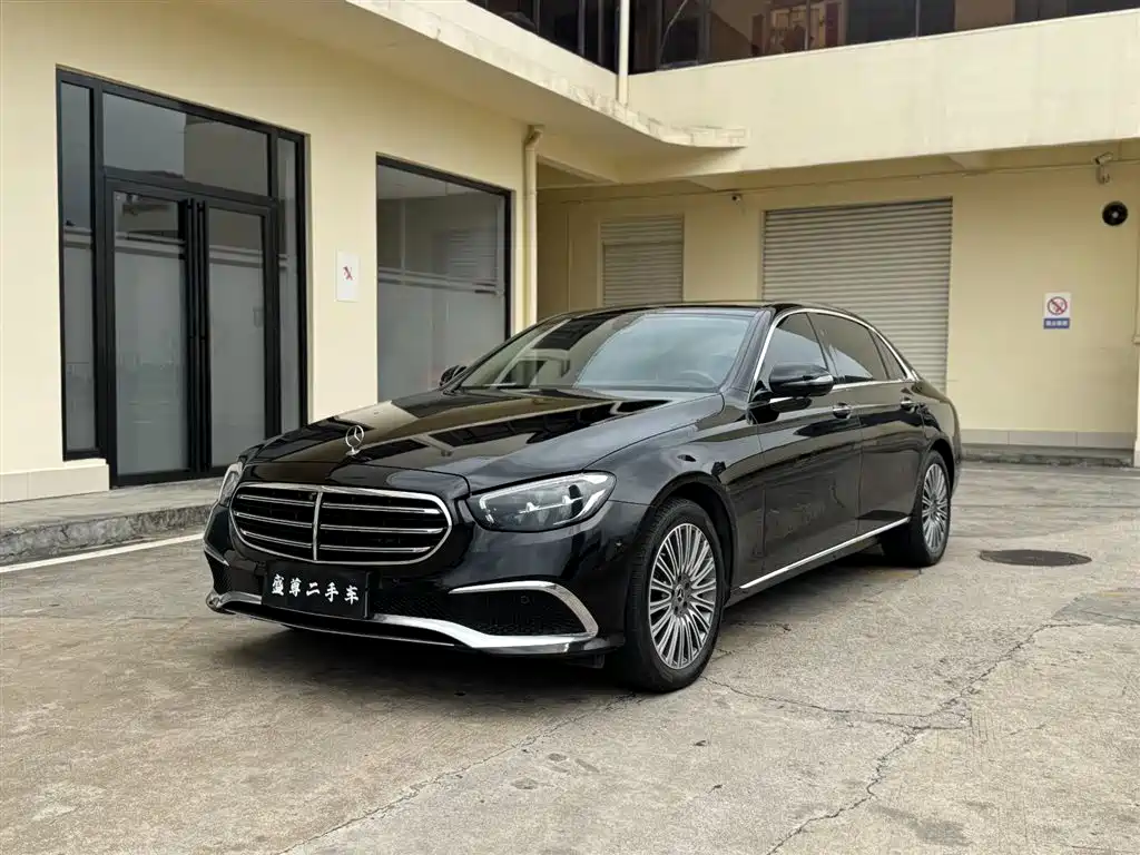 Mercedes-Benz E-Class 2022