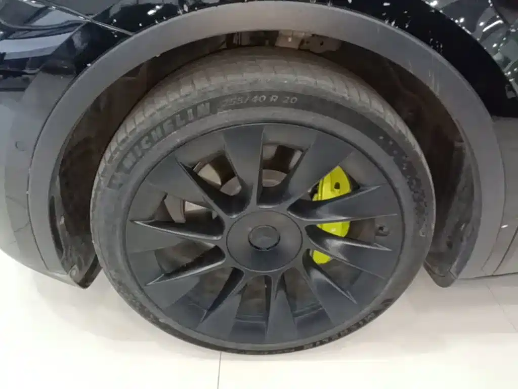 Tesla Model Y — миниатюра 23