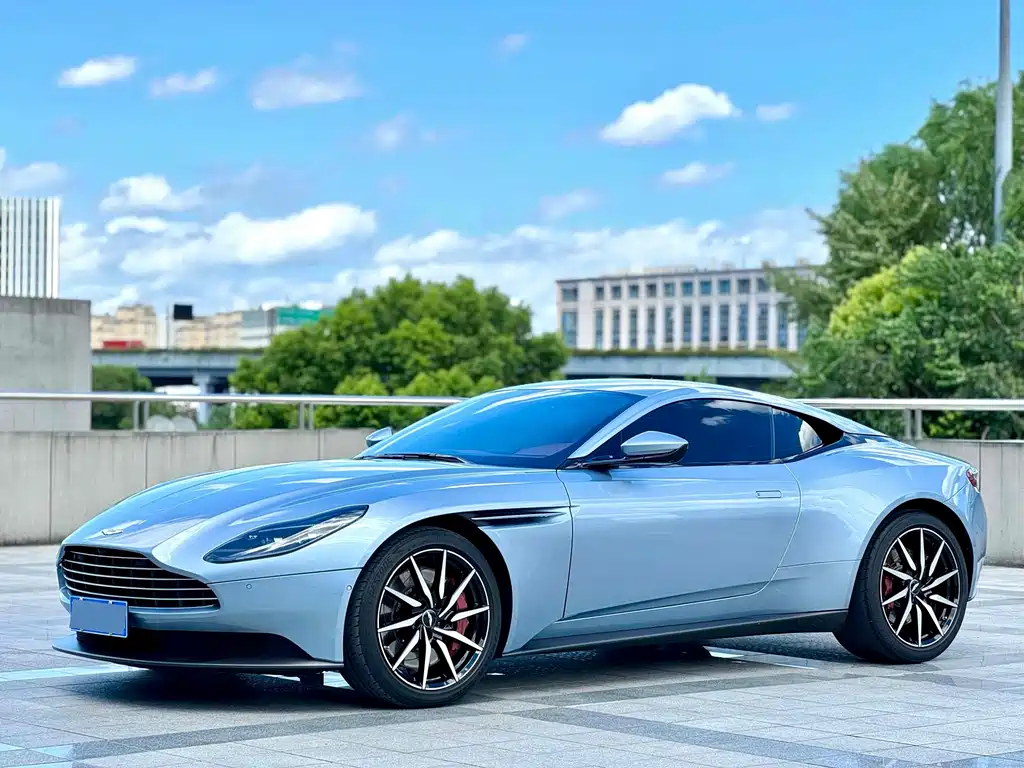 ASTON MARTIN  DB11