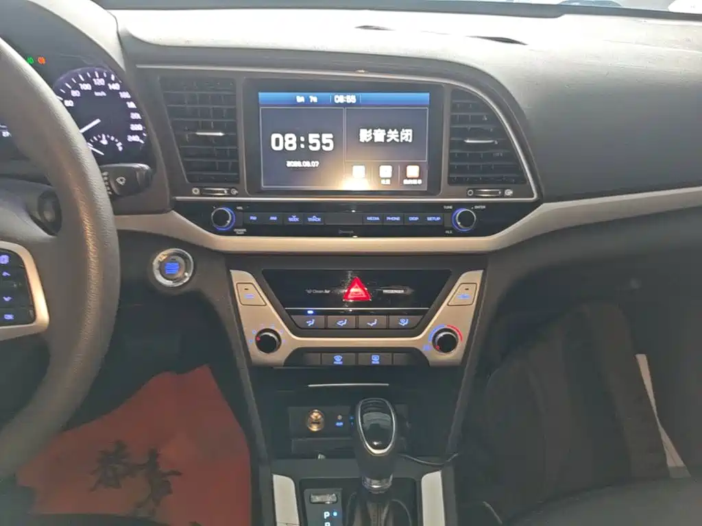 Hyundai Elantra — миниатюра 13