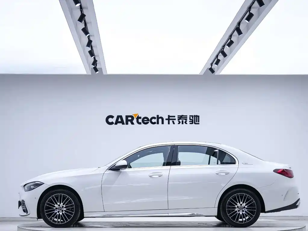 Mercedes-Benz C-Class — миниатюра 4