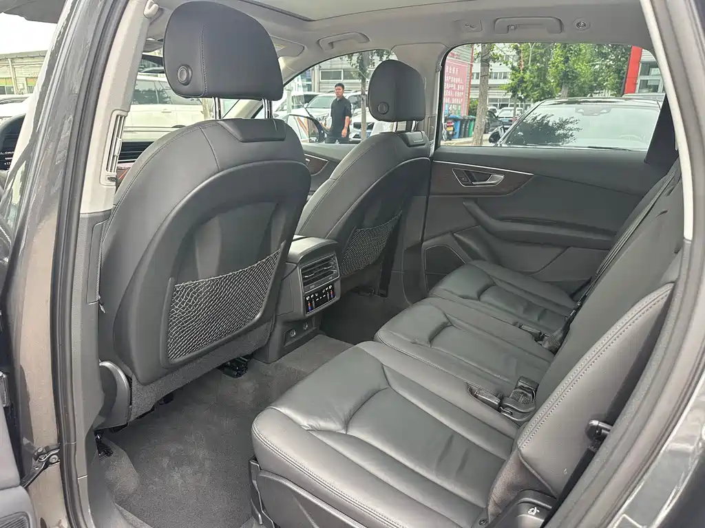 Audi Q7 2021 45 TFSI quattro S line Sport