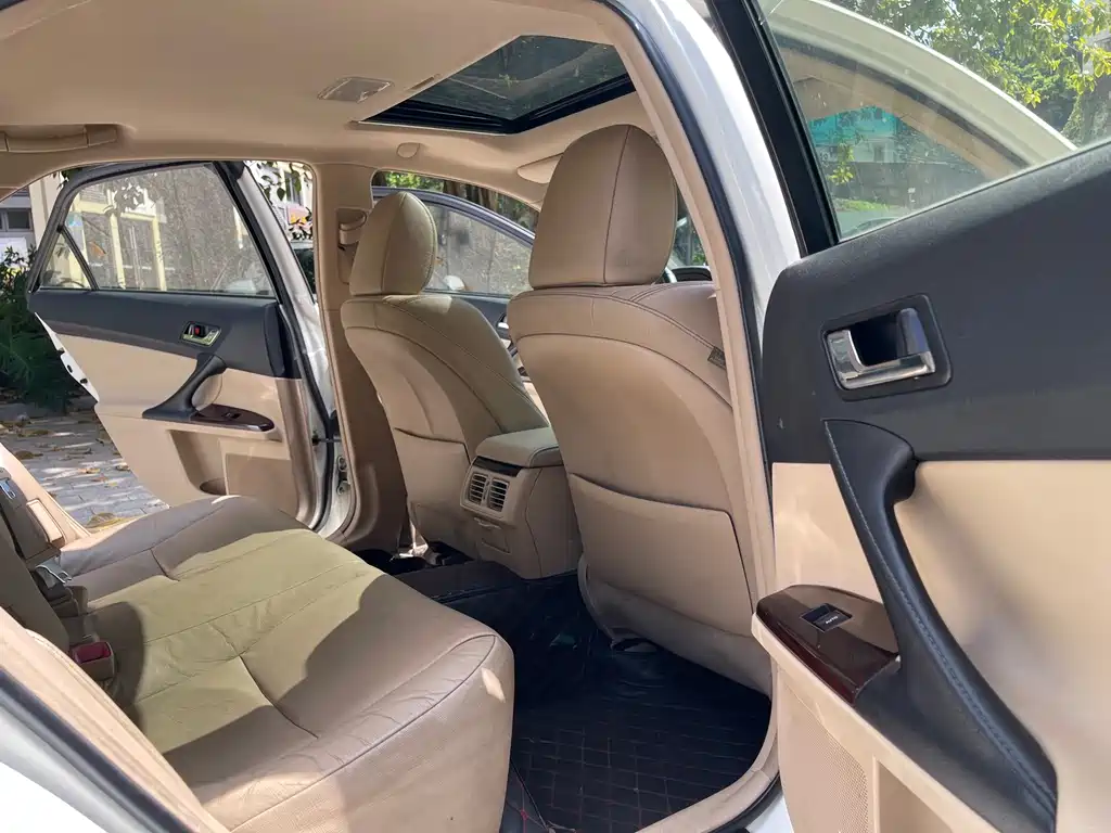 Toyota Reiz — миниатюра 10