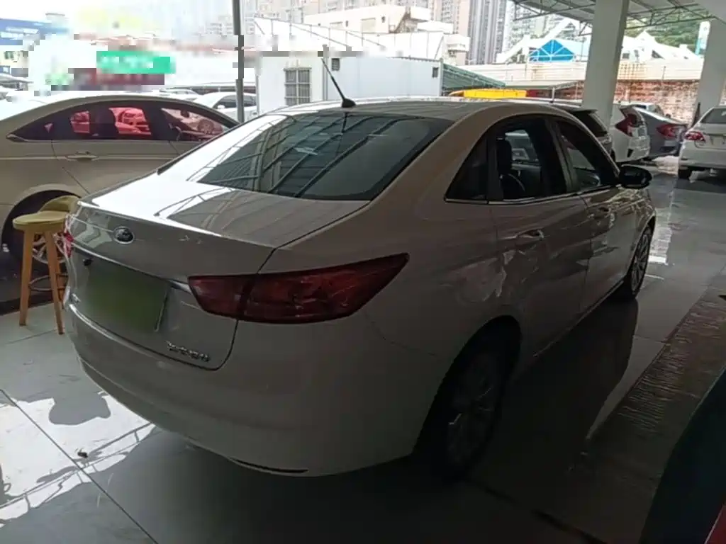 Ford Escort — миниатюра 7