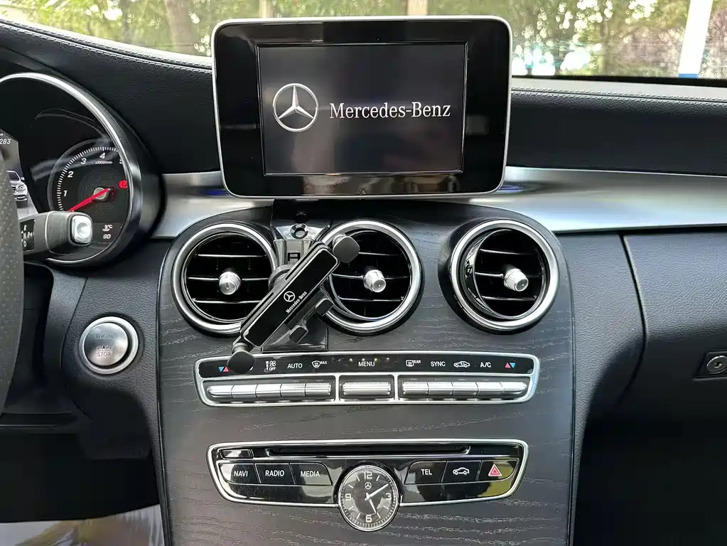 Mercedes-Benz C-Class — миниатюра 13