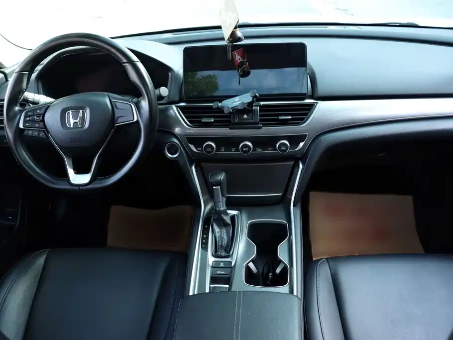 Honda Accord — миниатюра 6
