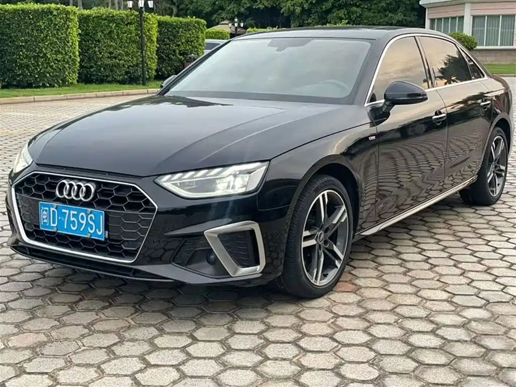 Audi A4L 2022 40 TFSI Luxury Supreme Elegant Type