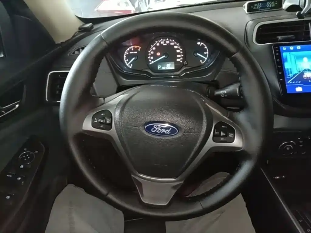 Ford Escort — миниатюра 11