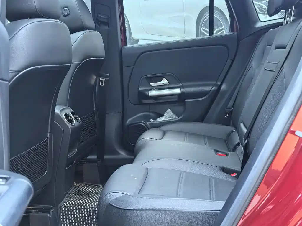 Mercedes-Benz GLA — миниатюра 21