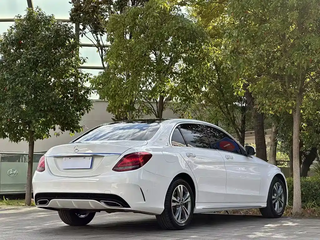 Mercedes-Benz C-Class — миниатюра 9