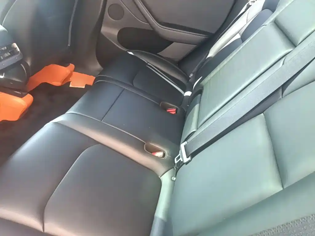 Tesla Model Y — миниатюра 17