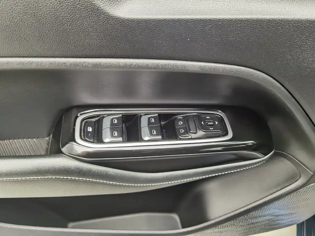 Wuling Victory — миниатюра 9