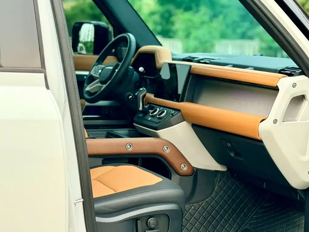 Land Rover Defender — миниатюра 5