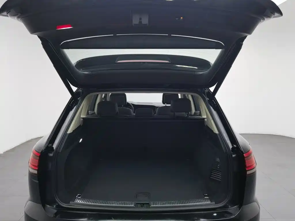 Volkswagen Touareg — миниатюра 16