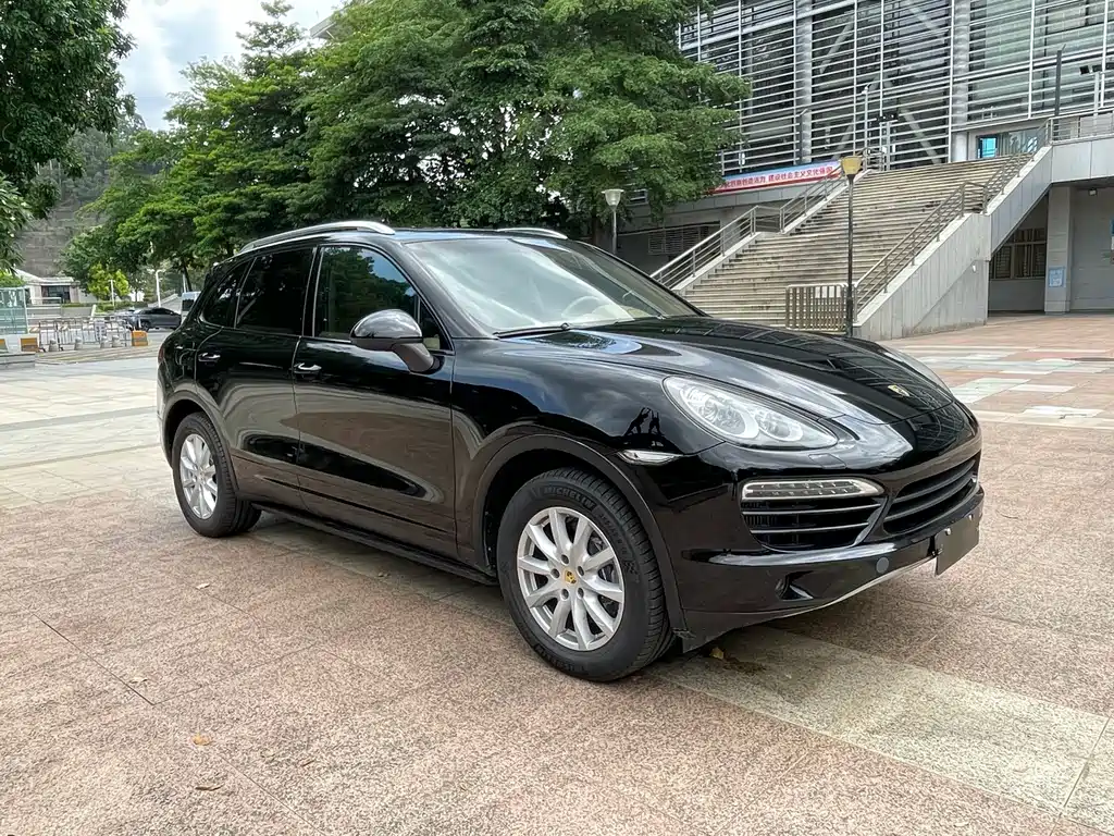 Porsche Cayenne — миниатюра 4