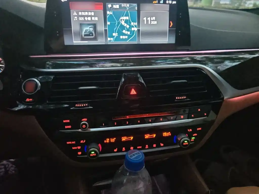 BMW 5 Series — миниатюра 6