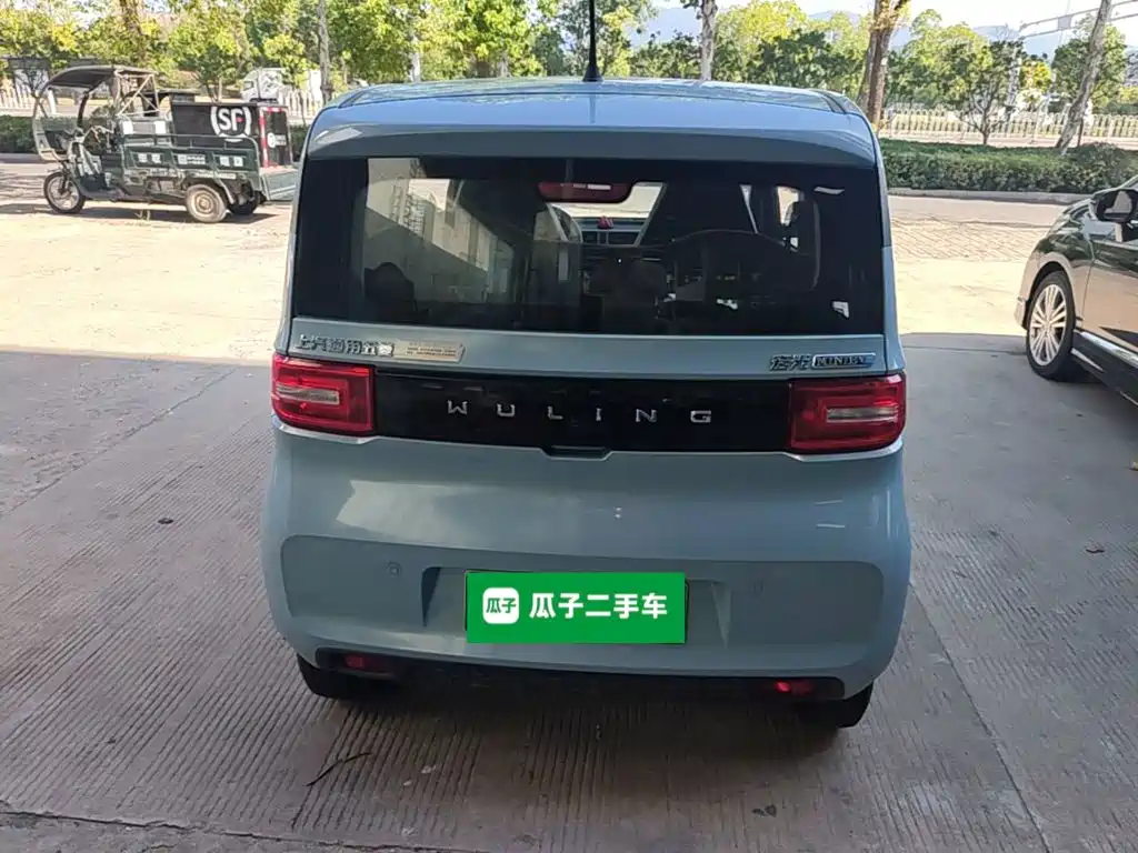 Wuling MINIEV — миниатюра 6
