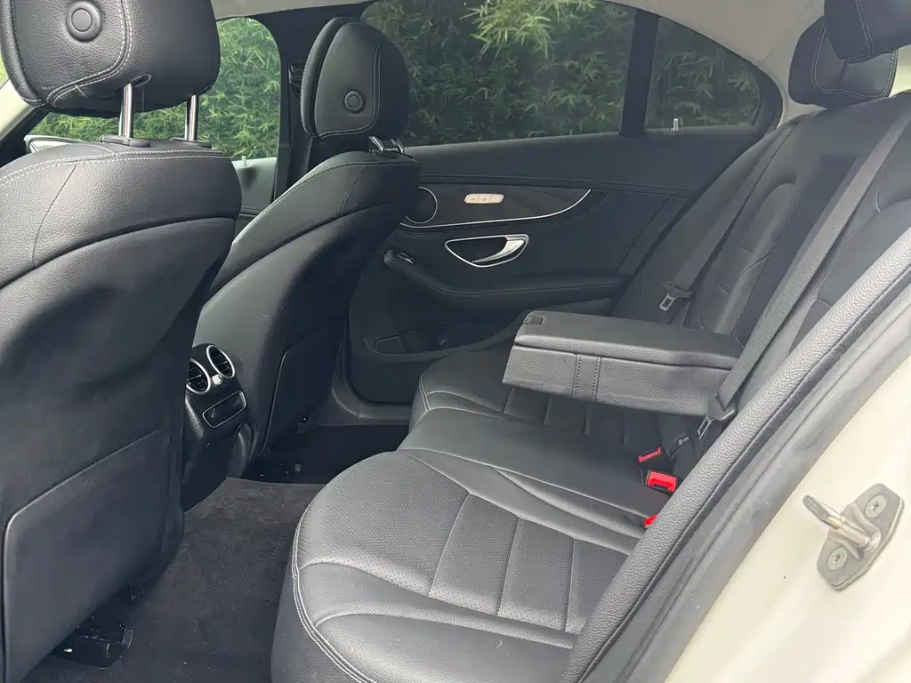 Mercedes-Benz C-Class — миниатюра 5