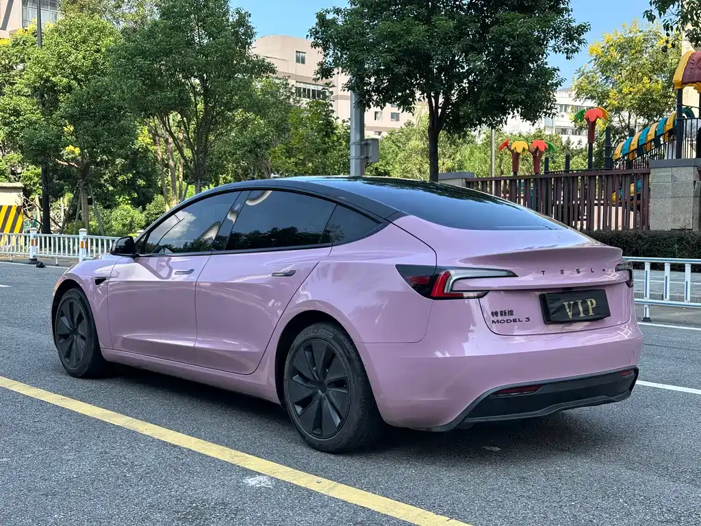 Tesla Model 3 — миниатюра 7