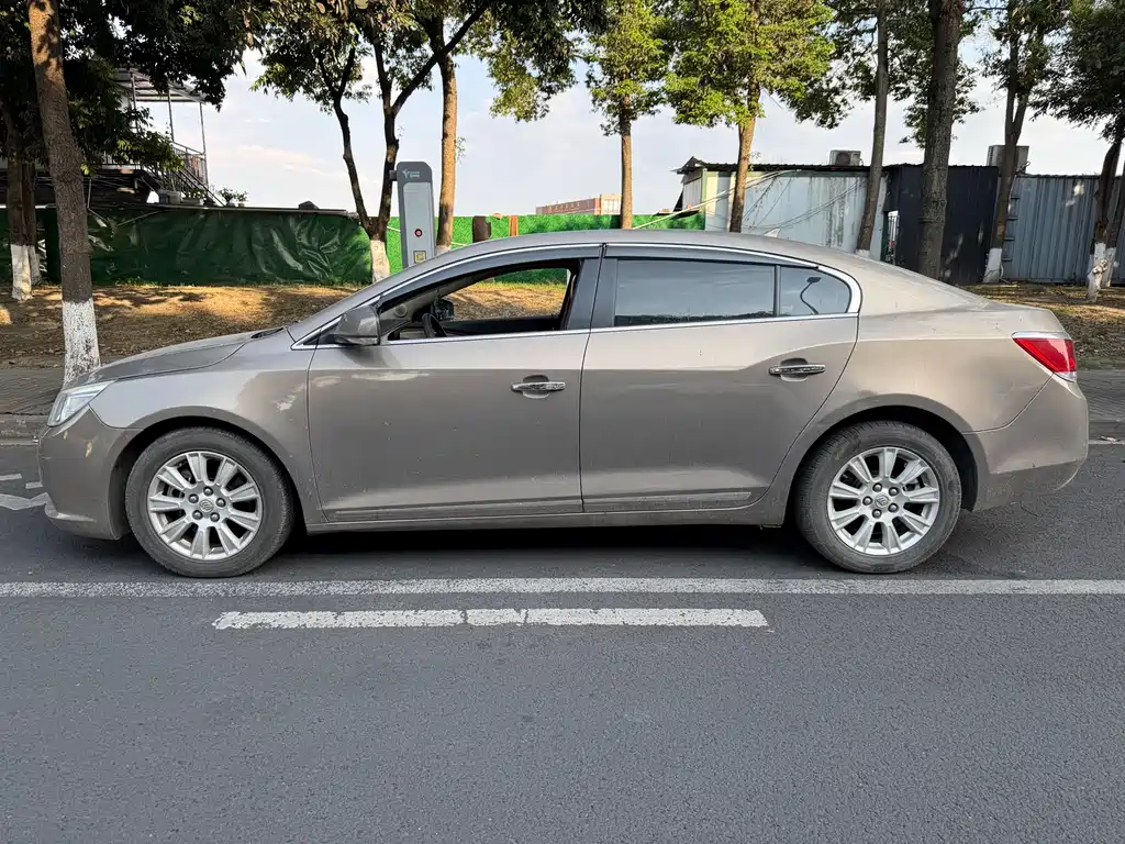 Buick LaCrosse 2012 2.4L SIDI