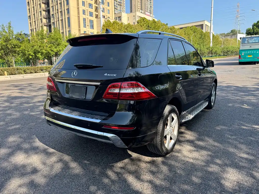 Mercedes-Benz M-Class — миниатюра 9