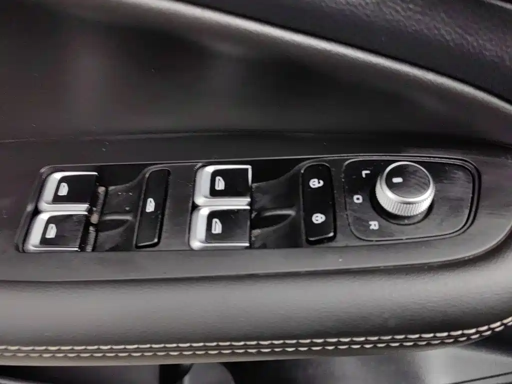 Geely Vision X6 — миниатюра 9
