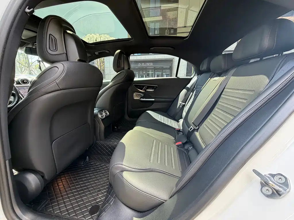 Mercedes-Benz C-Class — миниатюра 9