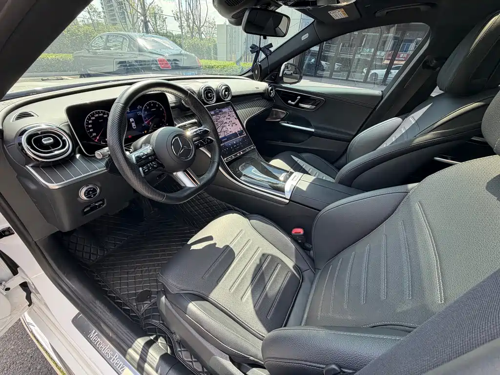 Mercedes-Benz C-Class — миниатюра 7