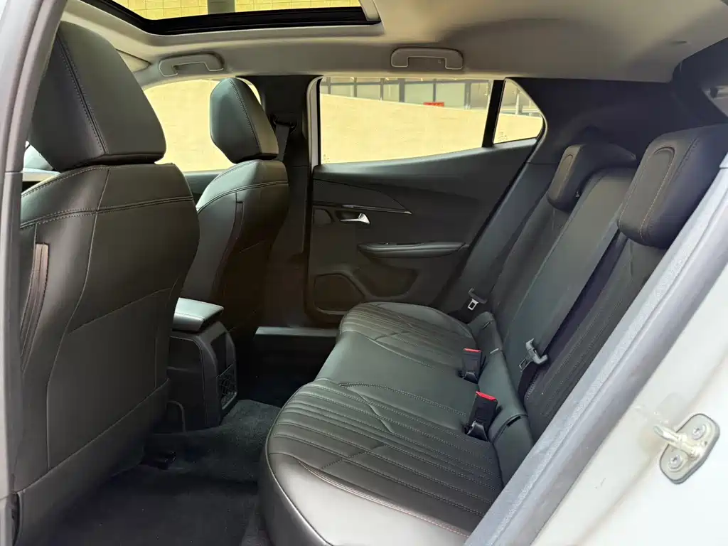 Peugeot 2008 — миниатюра 10
