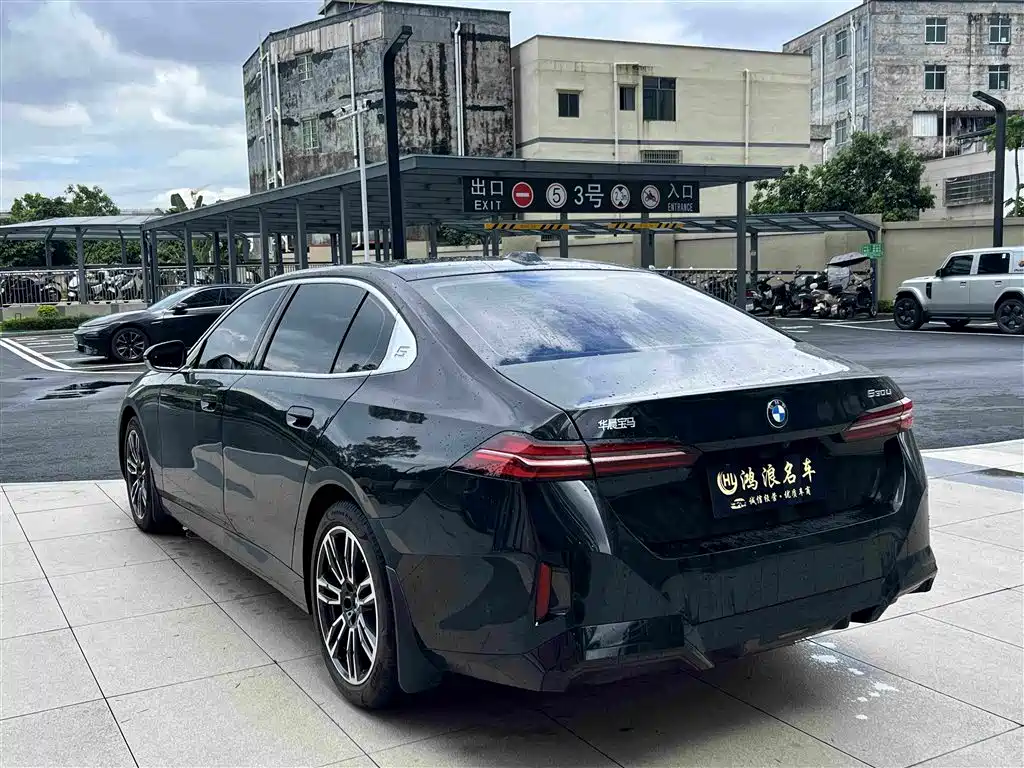 BMW 5 Series — миниатюра 14