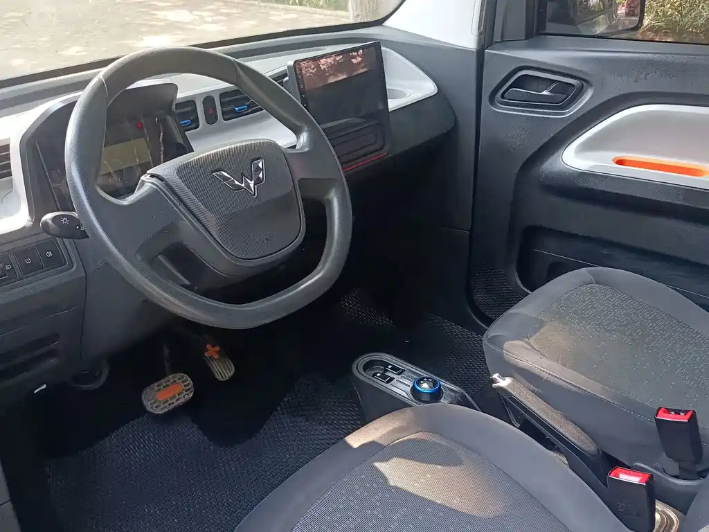Wuling MINIEV — миниатюра 4