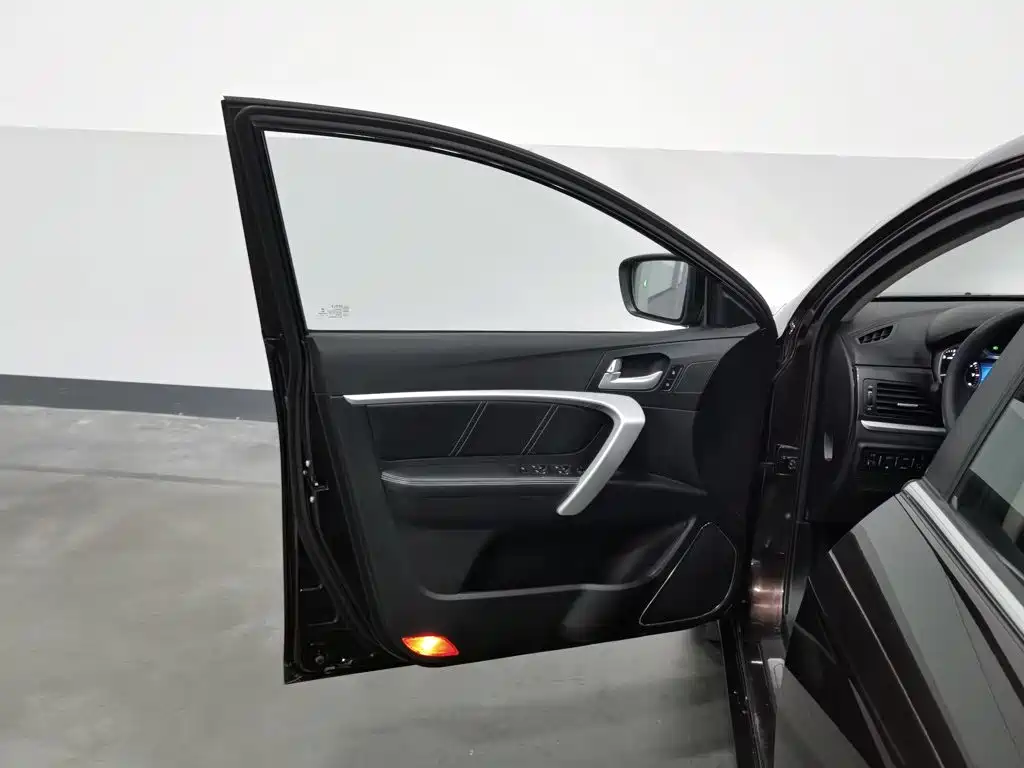 Geely Emgrand — миниатюра 8