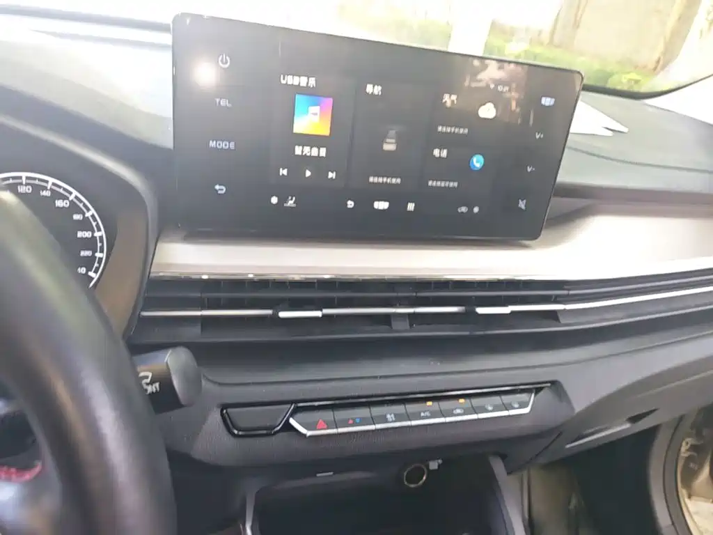 Geely Vision X3 — миниатюра 13