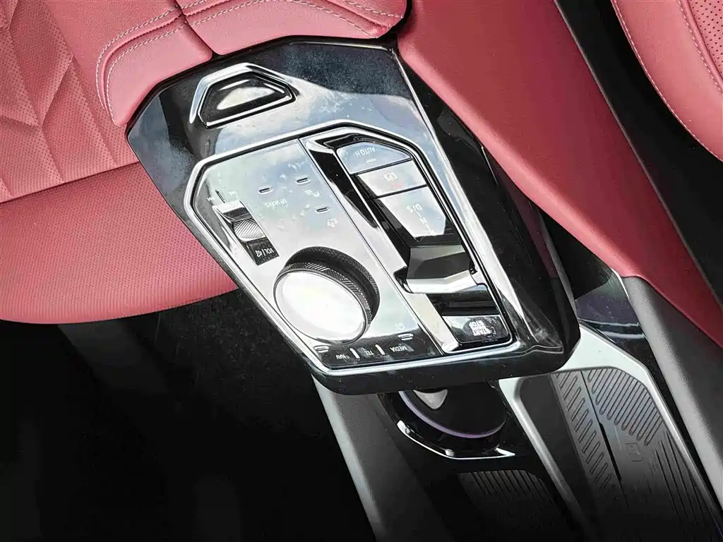 BMW 5 Series — миниатюра 8