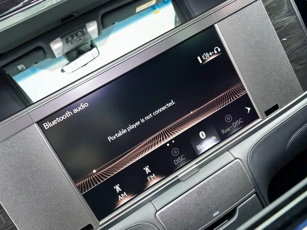 Lexus LM — миниатюра 13