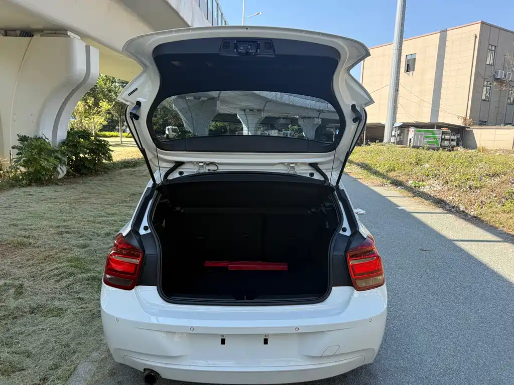 BMW 1 Series (Import) — миниатюра 12