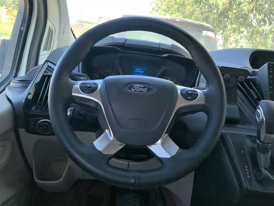 Ford Tourneo — миниатюра 15