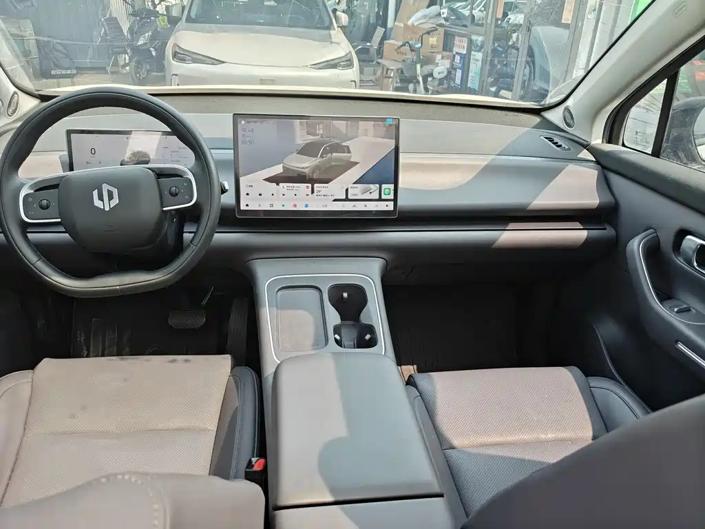 Leapmotor Leapmotor C10 — миниатюра 4