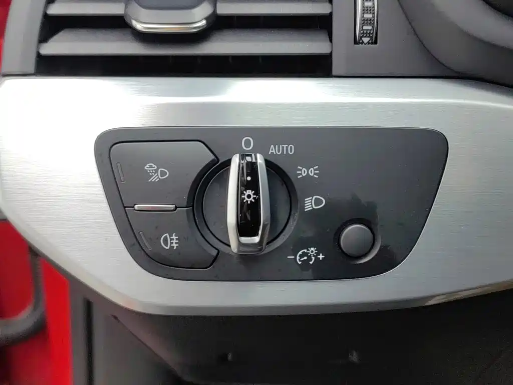 Audi A4L — миниатюра 21