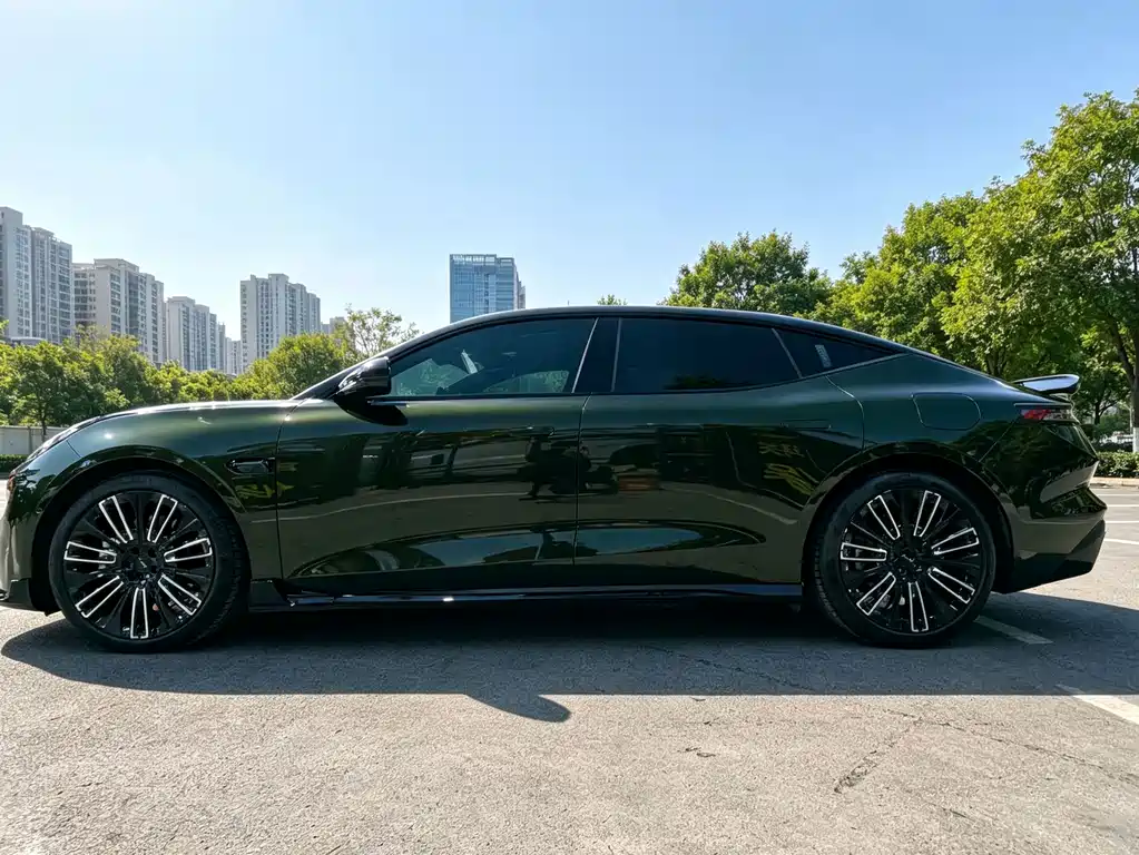 Lynk & Co 10 — миниатюра 2