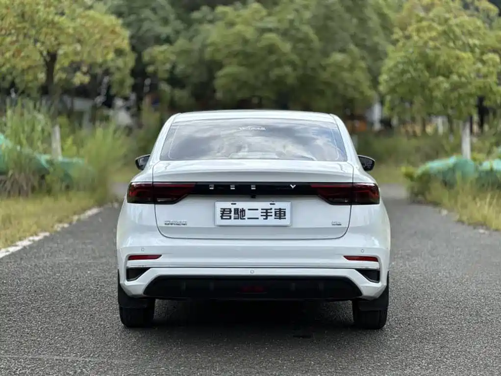 Geely Emgrand — миниатюра 12