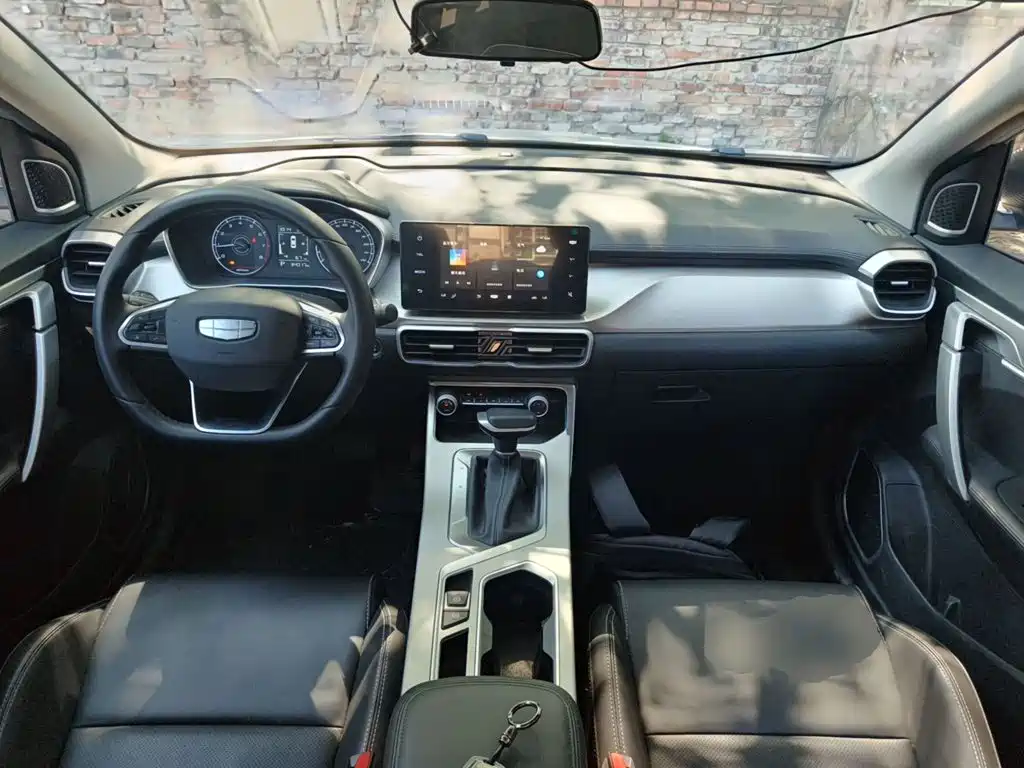 Geely Binyue — миниатюра 10